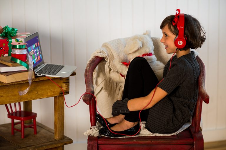 The ability to sit back, relax, and watch a movie or read your favorite blog is easier, thanks to a re-imagined Windows. Taking it in on an HP ENVY x2 is just a bonus.