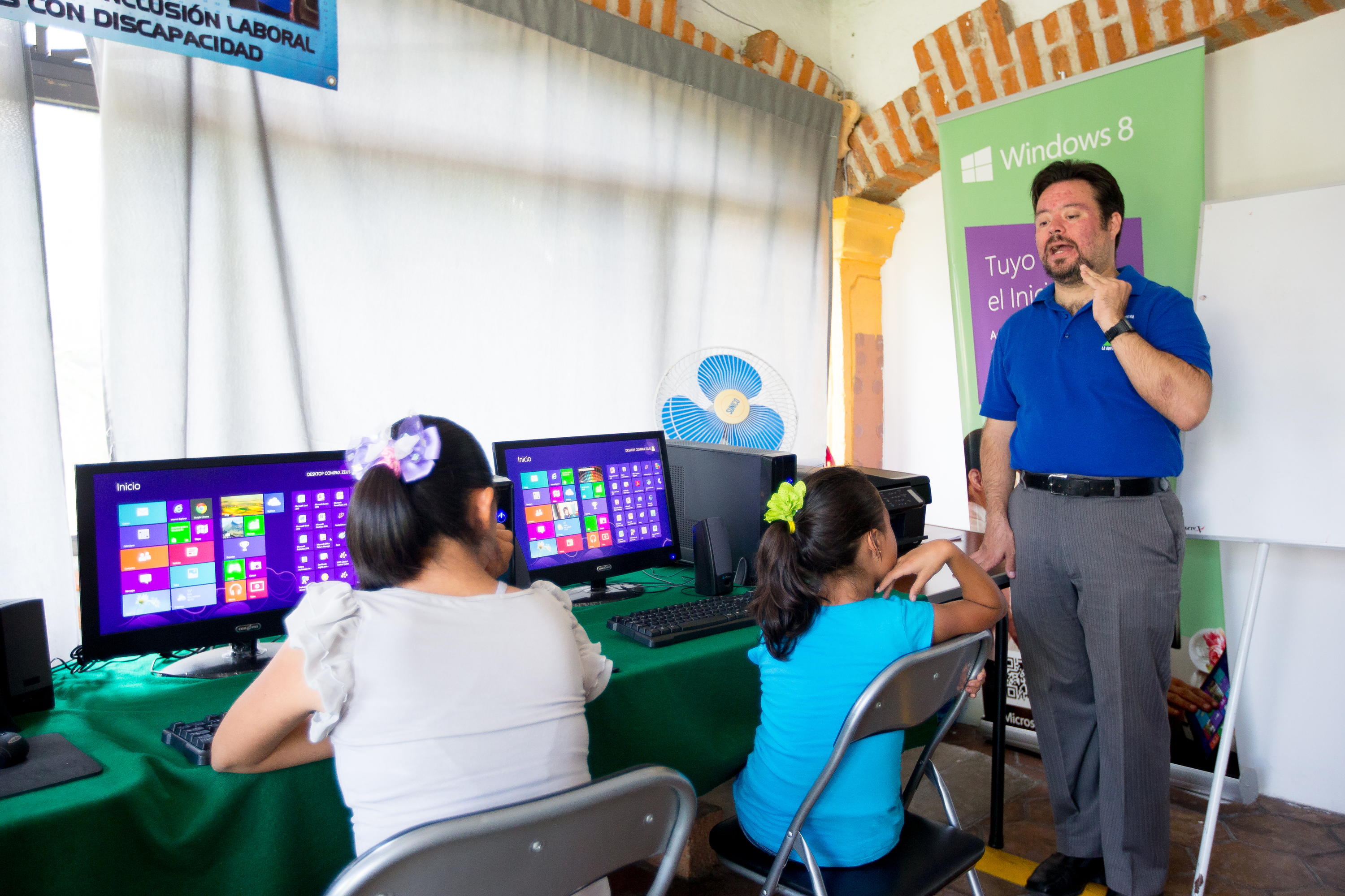 De Saro says Microsoft technology is the easiest to use