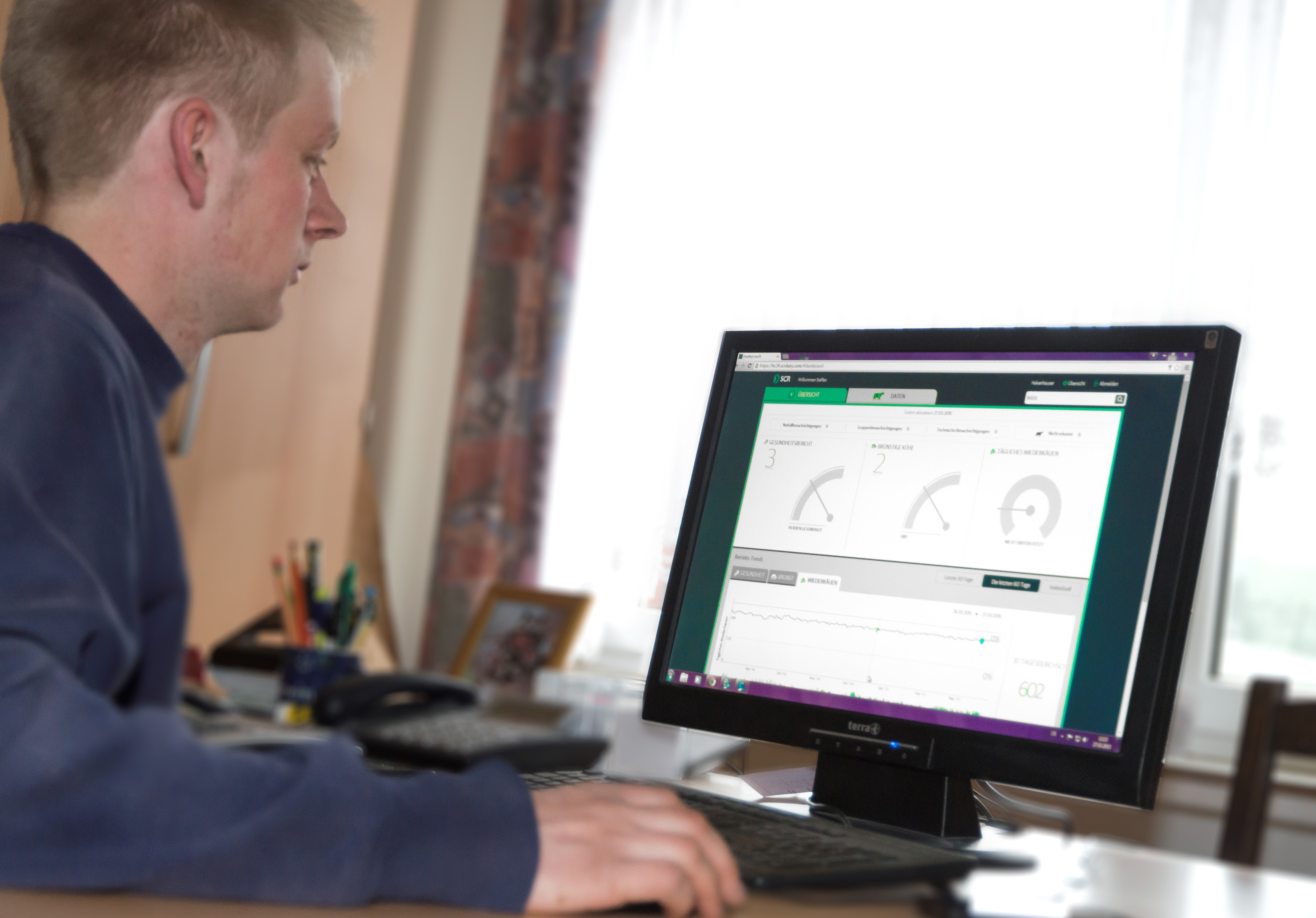 Steffen Hake can monitor cows’ health from his desk.