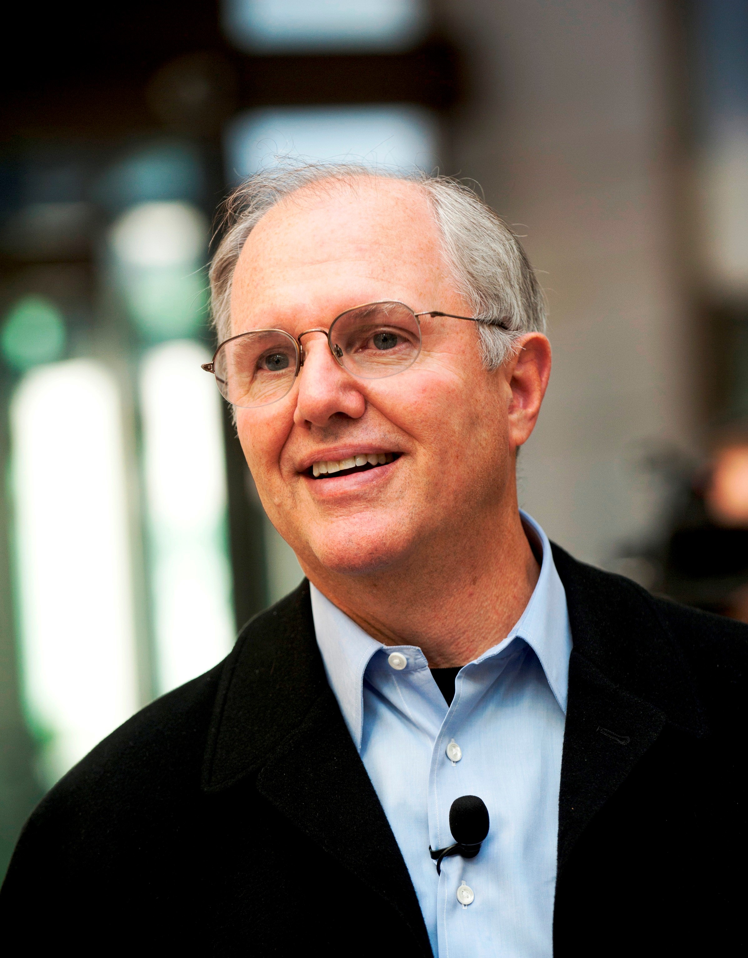 portrait of Craig Mundie