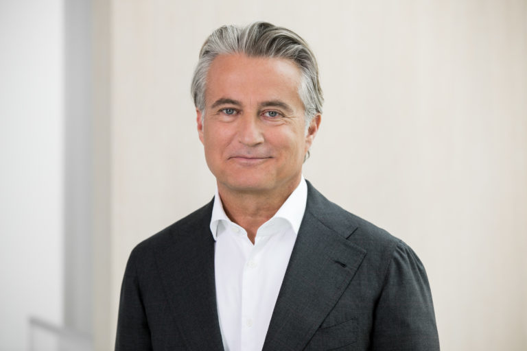 Headshot of Stefan André Raschke