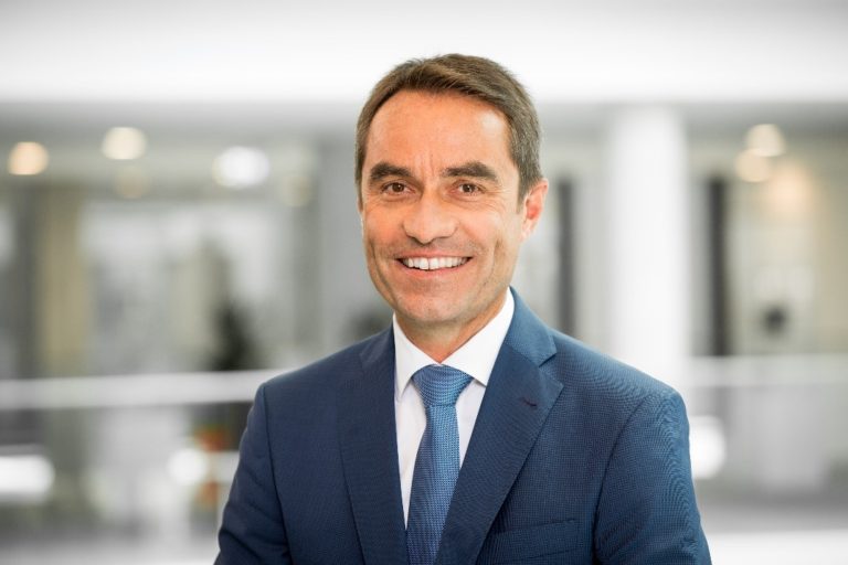 Headshot of Thorsten Herrmann