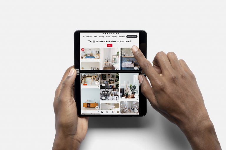 Surface Duo 2 News Display