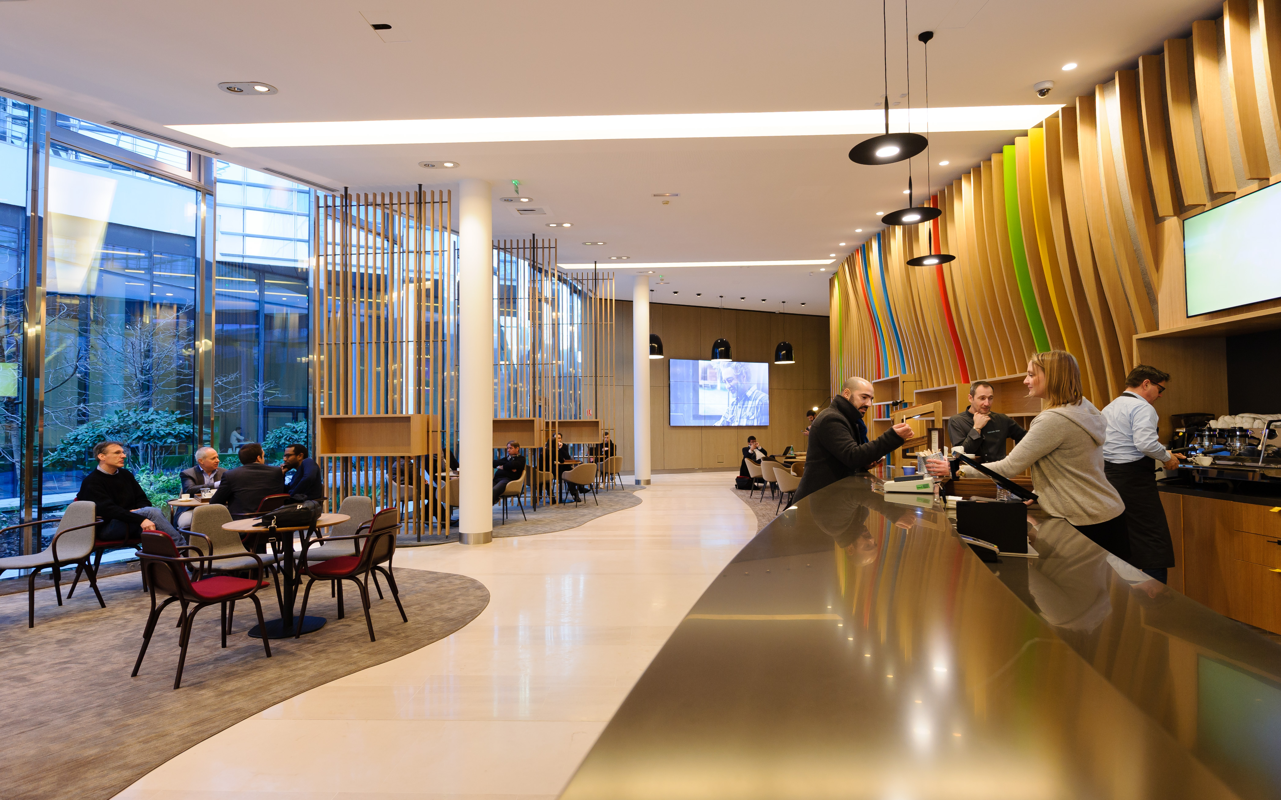Le café du hall d'entrée du Campus