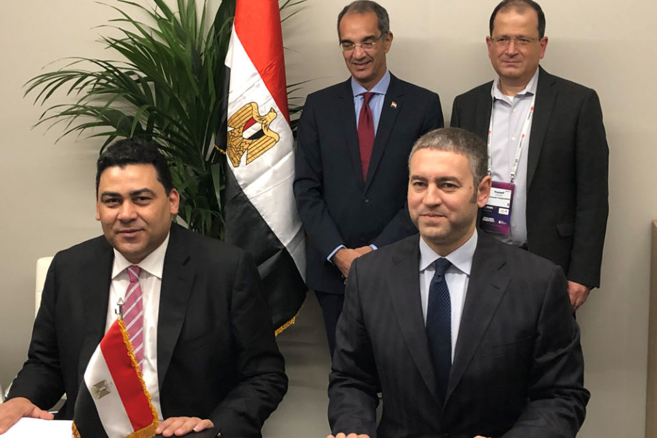 Photo opp after the formalizing the partnership: Top Left : Dr. Amr Talaat, Minister of Communications and Information Technology of Egypt, Top Right : Yousef Khalidi, corporate vice president, Azure Networking, Microsoft Bottom left : Adel Hamed, chief operating officer, Telecom Egypt Bottom Right : Khaled Abdel Kader, general manager, Microsoft Egypt