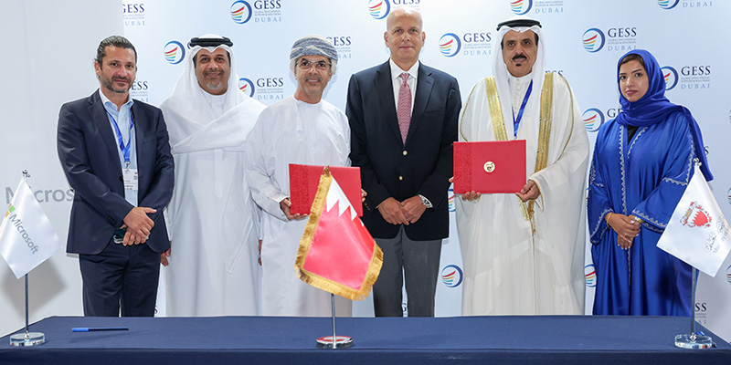 HE Dr. Majid bin Ali Al Nuaimi with Sheikh Saif Hilal Al Hosni and representatives from both parties during the signing ceremony.