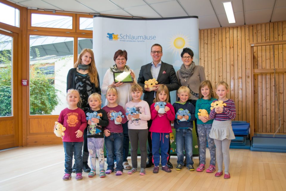 Schlaumäuse-Tour macht Halt in Magdeburg. MdB Tino Sorge übergibt Lernsoftwarepaket