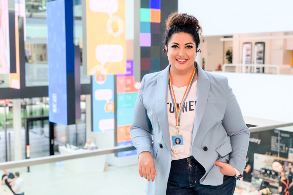 Bild von Mohanna Azarmandi, Area Learning Lead Germany, im Microsoft Office in München