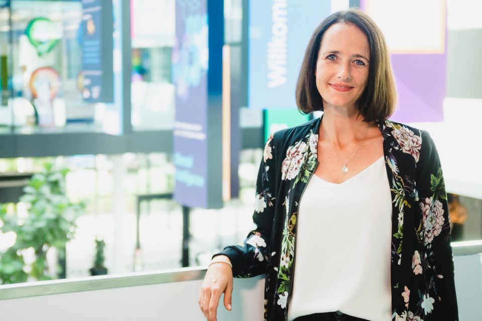 Bild von Christine Foest im Atrium von Microsoft Deutschland