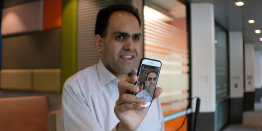 Saqib Shaik wendet SeeingAI an