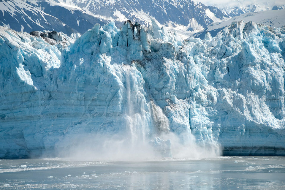 Zu sehen sind schmelzende Gletscher.
