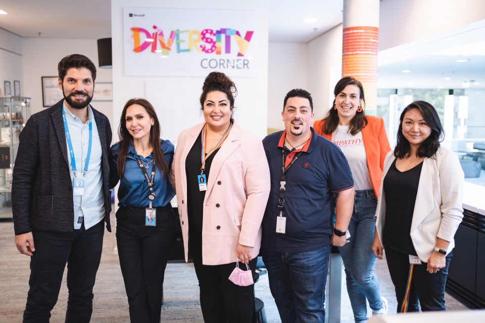 Das Microsoft Multicultural Network Germany in der Diversity & Inclusion-Ecke im Büro in München