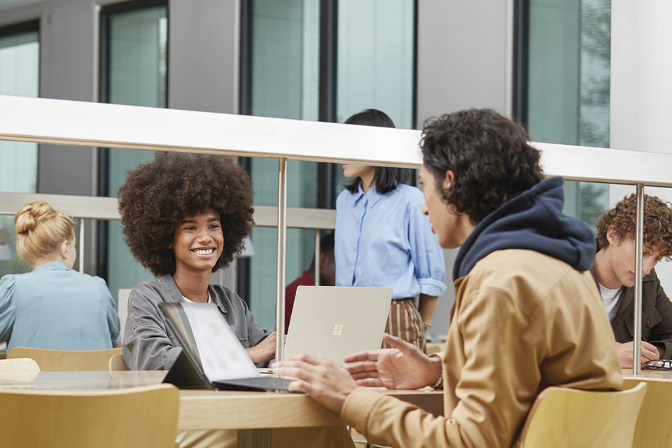 Digitale Kompetenzen für Auszubildende, Studierende, Arbeitssuchende und Quereinsteiger*innen