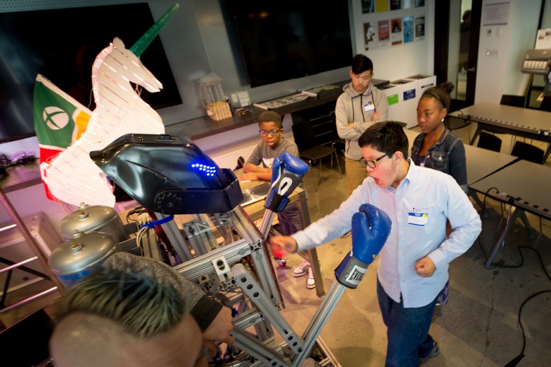 Microsoft-iUrban-Teen-233-779x519