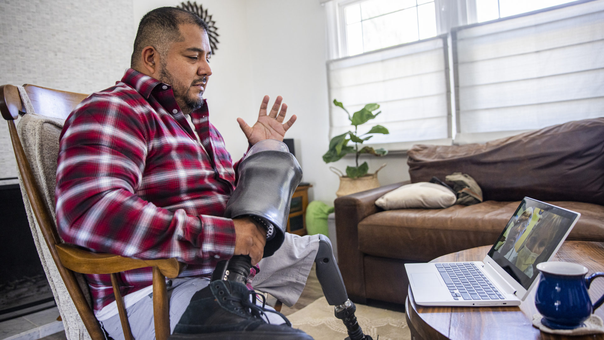 El deber de proteger: Cómo la VA mantiene seguros a los veteranos en medio  de la pandemia. Y también a los civiles - News Center Latinoamérica, image size:1920x1080