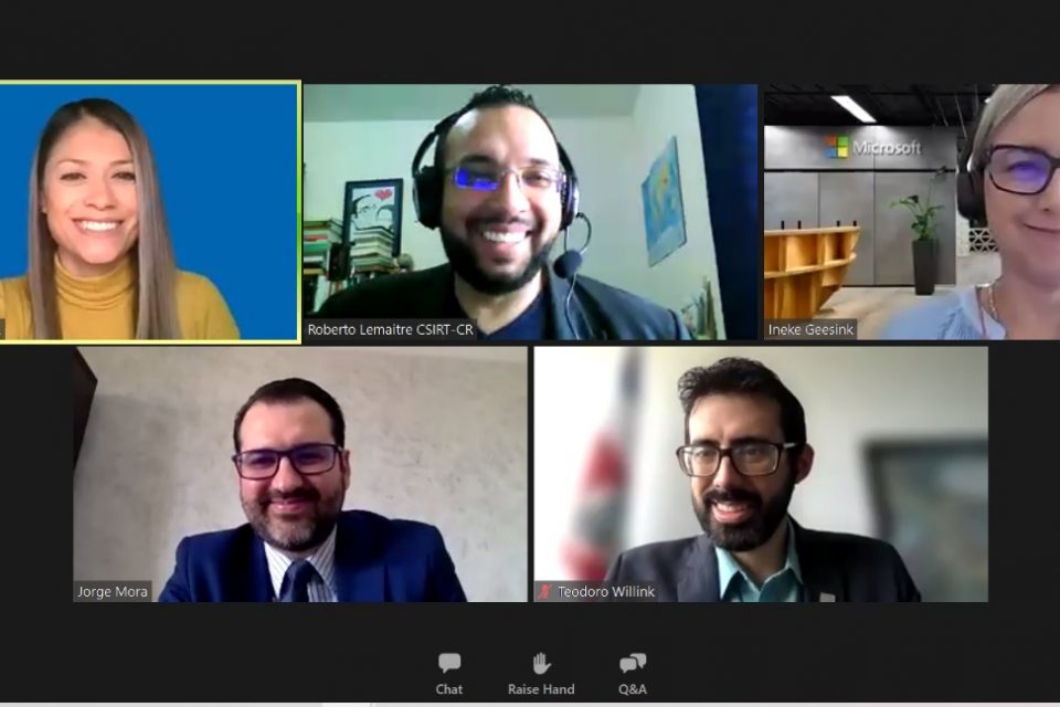 Captura de pantalla de videollamada en Microsoft Teams