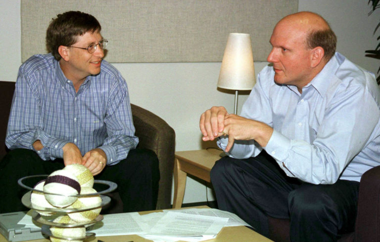 Steve Ballmer es nombrado CEO
