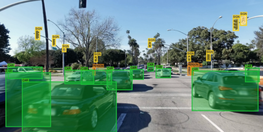 Veículos rotulados por inteligência artificial.