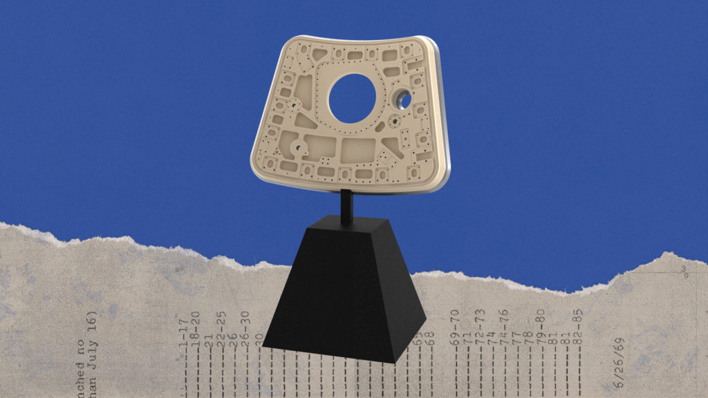 Protótipo da réplica da escotilha da Apollo 11.