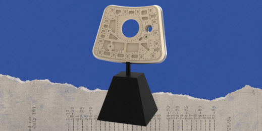Protótipo da réplica da escotilha da Apollo 11.