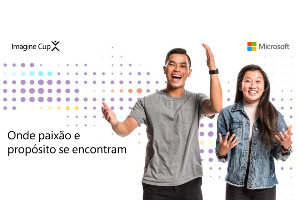 Casal de estudantes, rapaz e moça, animados para participar da Imagine Cup.