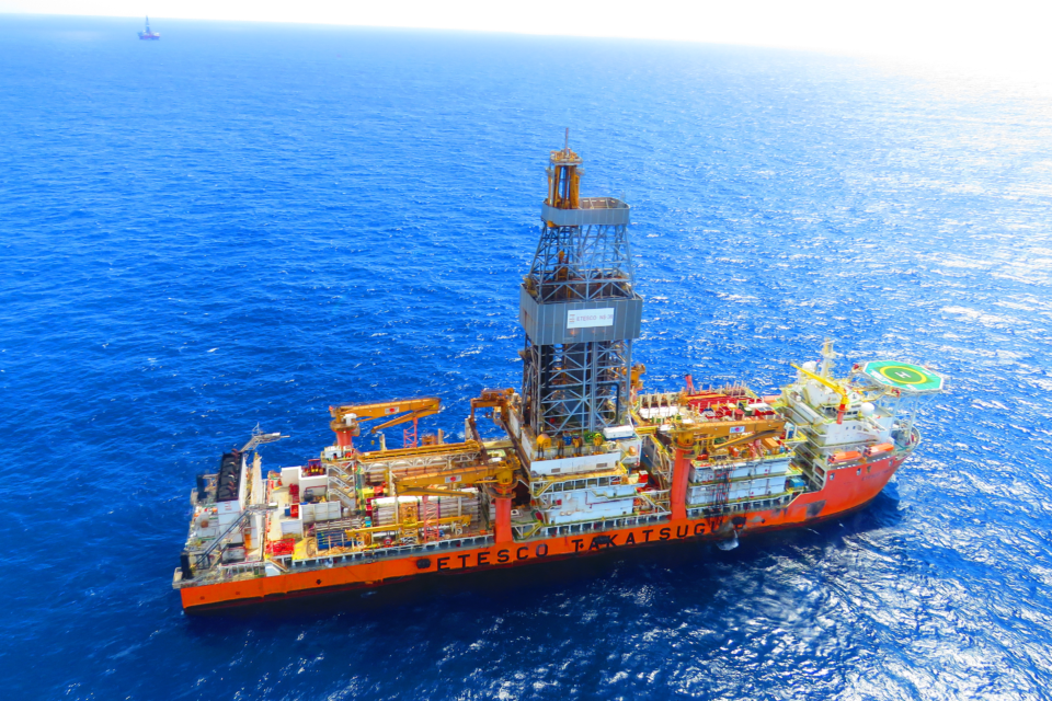 Navio-sonda NS 38 da Petrobras onde está instalado o projeto piloto de detecção de riscos de segurança com IA da Microsoft.