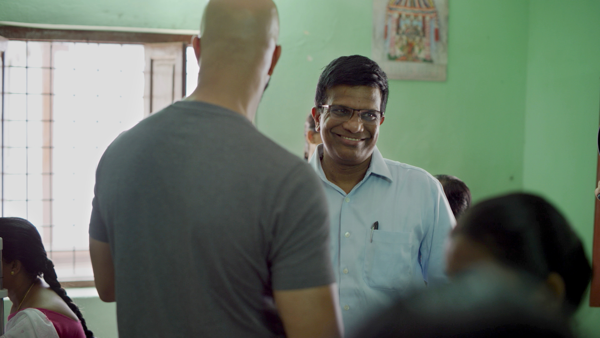 K Chandrasekhar em sua empresa.