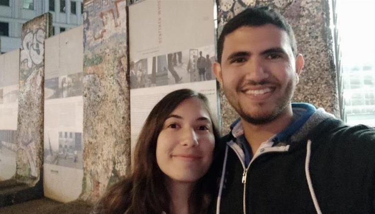casal sorrindo