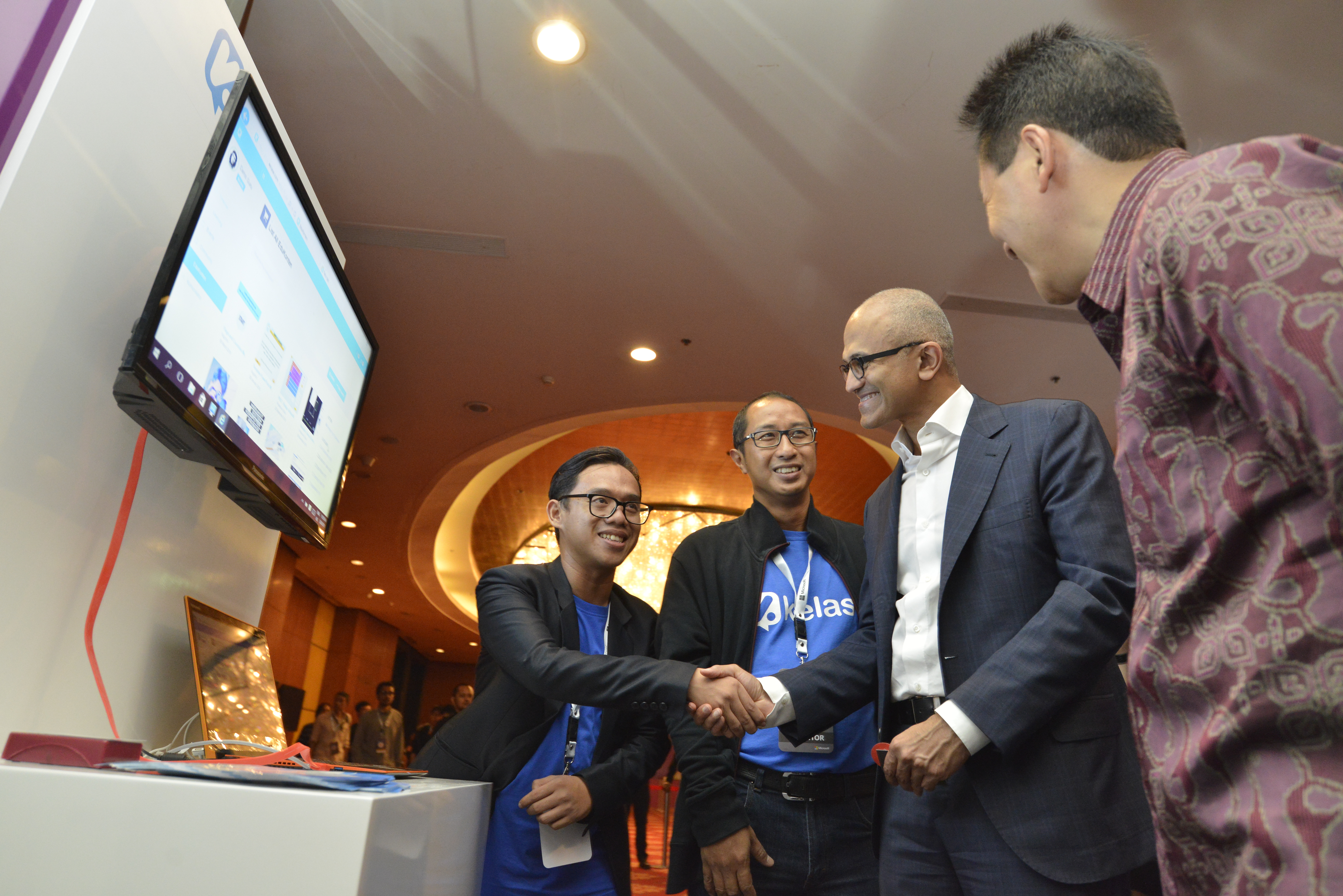 Satya Nadella at DevFest 2016