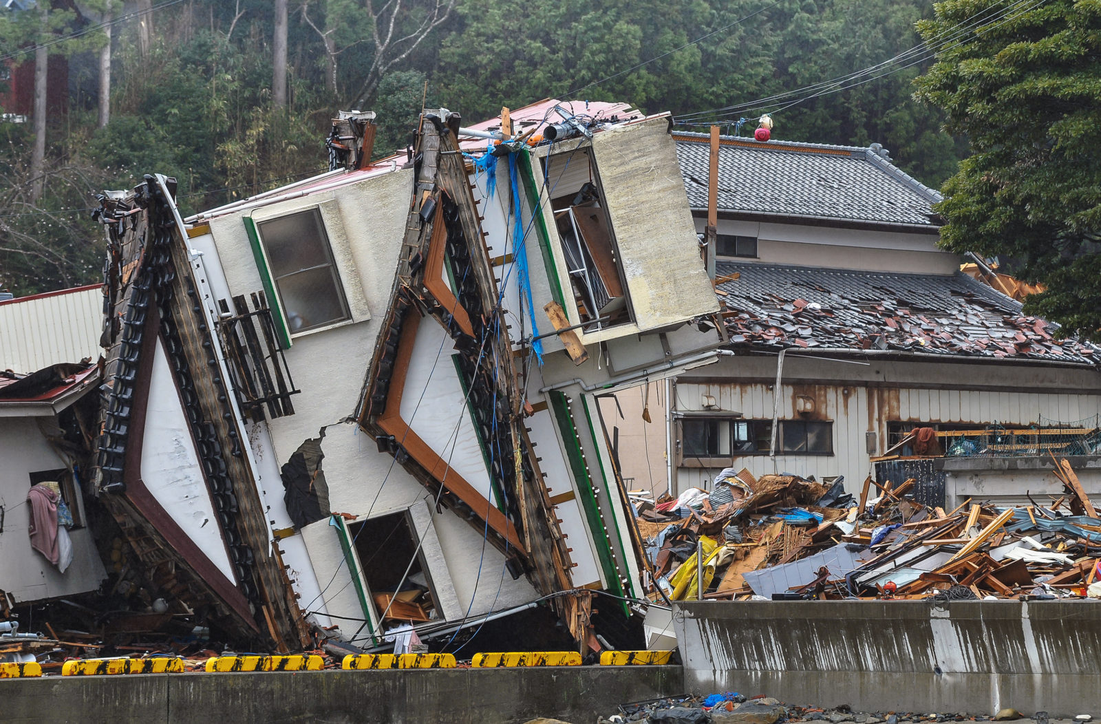Natural disasters and artificial intelligence: A better chance to save lives