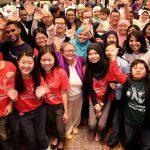 Ms. Wivina Belmonte, UNICEF Representative, Malaysia (center) flanked by UNICEF Executive Board delegation, Microsoft Malaysia representatives, #WeSpeakCode volunteers and parents of participants