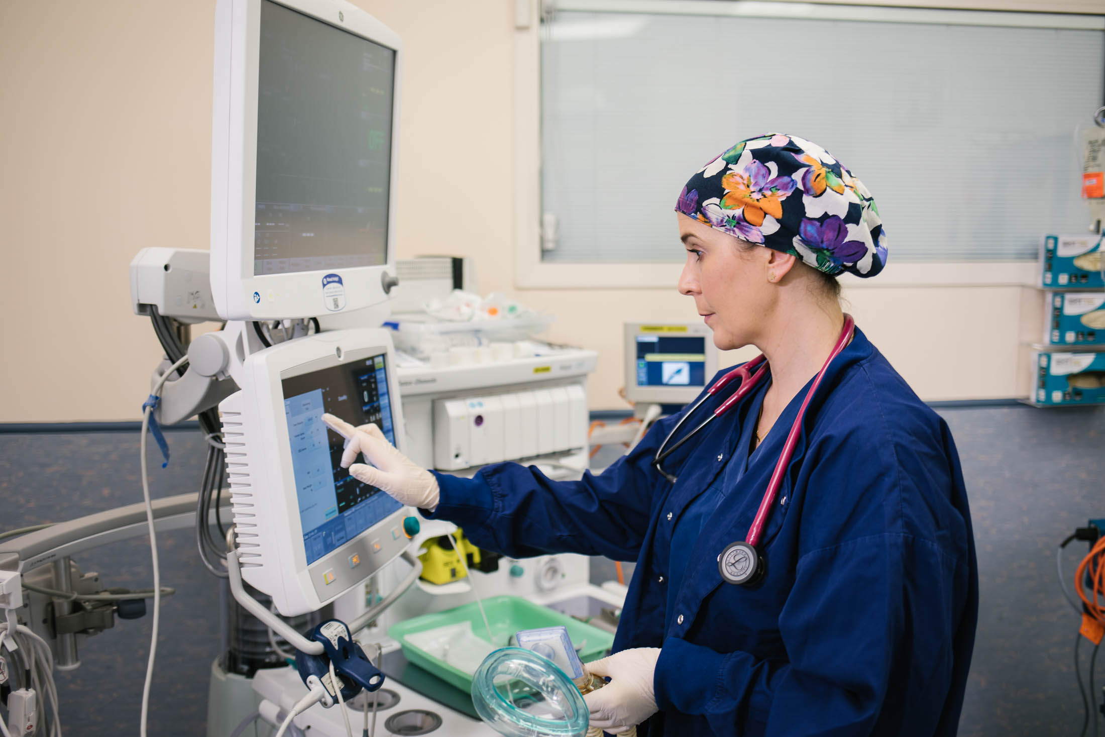 medical professional using device