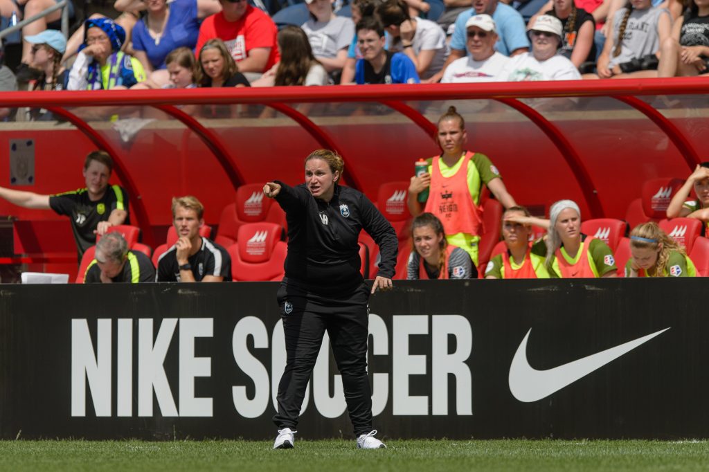 Тренер Seattle Reign Лора Харви