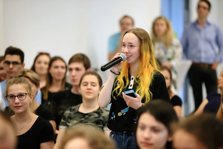Про тебя: наука в двоичном коде