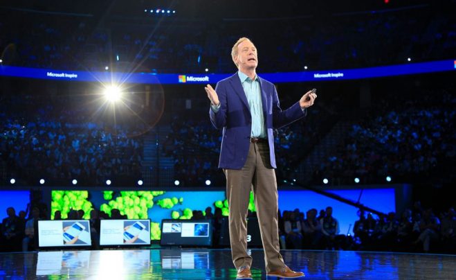 Брэд Смит, президент и юристконсульт Microsoft, выступает на конференции Inspire 2018
