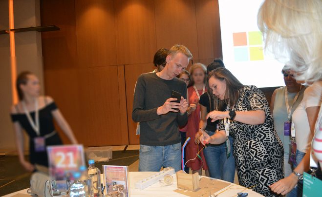 Владимир Абрамов решает технические вопросы