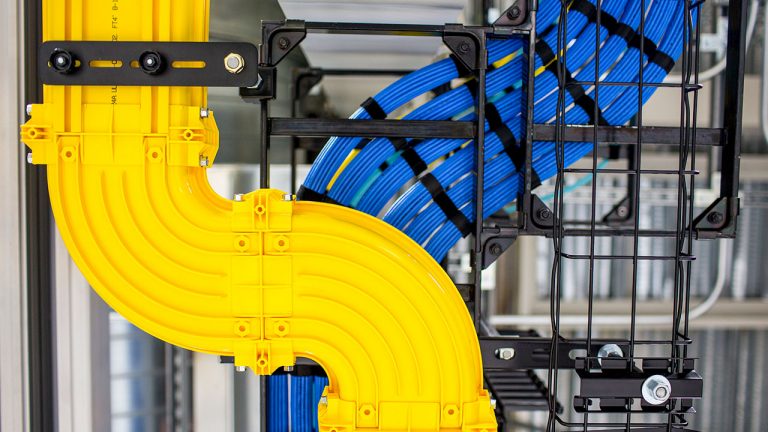 Кабели в серверной