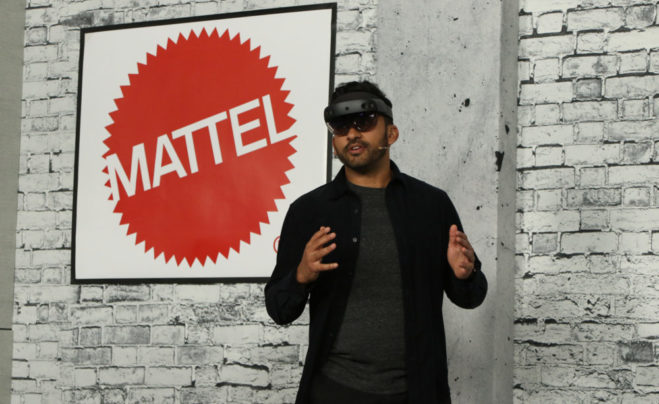 Ананд Аджаравала, CEO Spatial, на сцене Build 2019