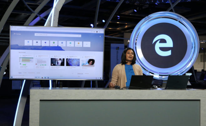 Дивя Кумар, менеджер по маркетингу Microsoft, на сцене Build 2019