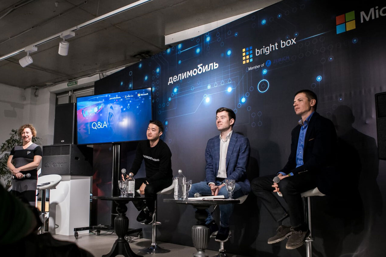 Фото с пресс-конференции