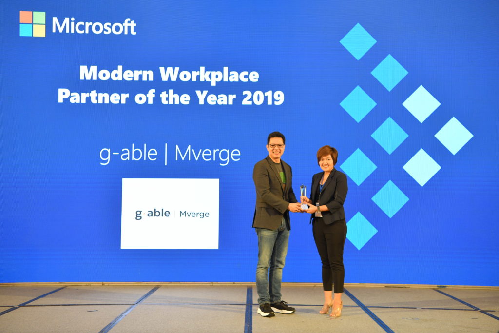 Executives in award presentation