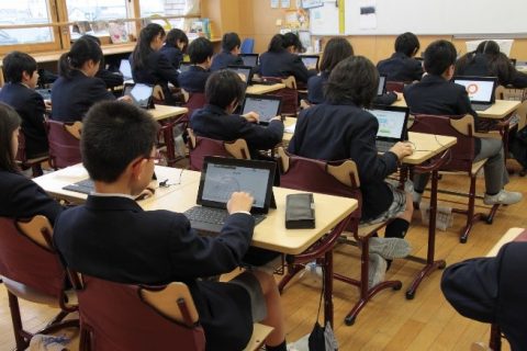 Windows 8 Tablet for education img3