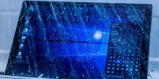 破壊が目的：マイクロソフト ラボでのデバイス検証