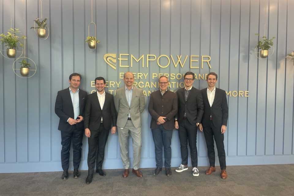V.l.n.r.: Hermann Erlach, General Manager Microsoft Österreich; Alex Flade, Director Strategic Partnerships EMEA Microsoft; Joacim Damgard, President of Western Europe Microsoft; Jens Poggenburg, Executive Vice President AVL; Sebastian Jagsch, Global Head of Partner Management AVL; Nikolai Rizzo, ATU Senior Sales Manager Cross-Industry Microsoft