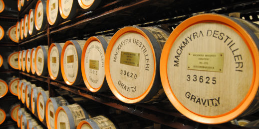 Whisky Mackmyra vygenerovaná umělou inteligencí bude na trhu od srpna 2019.