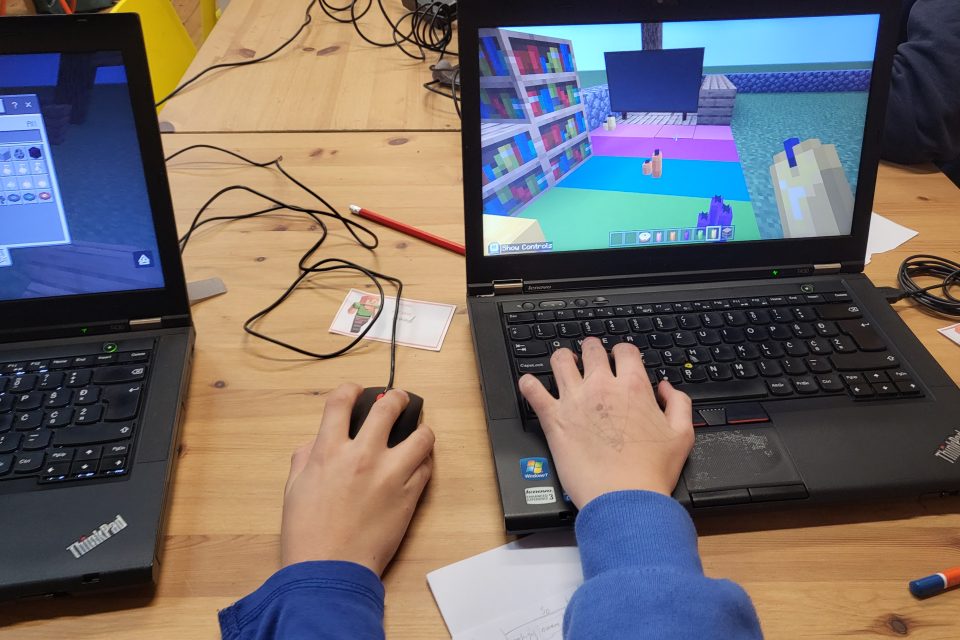 Children become more familiar with programming through the Minecraft Challenge: Dream Classroom