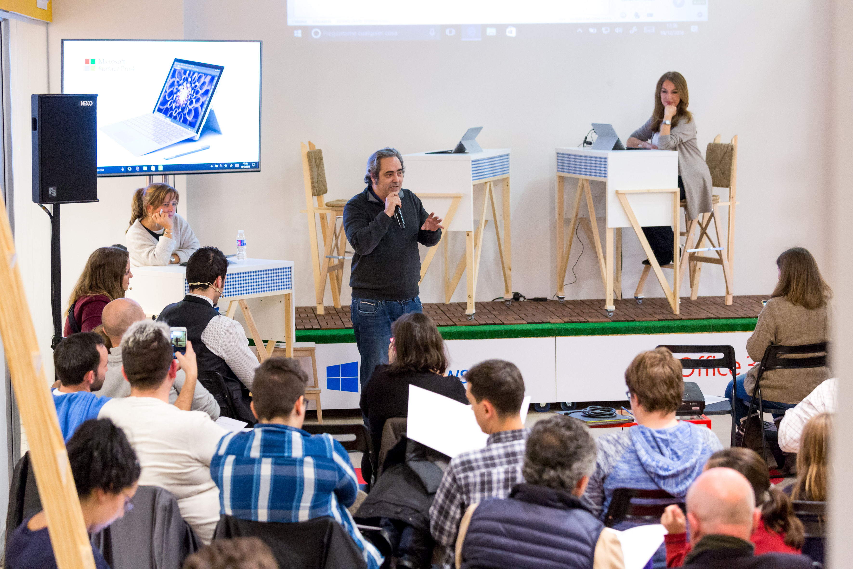 Escritura del cuento colaborativo de Microsoft en Office Jam