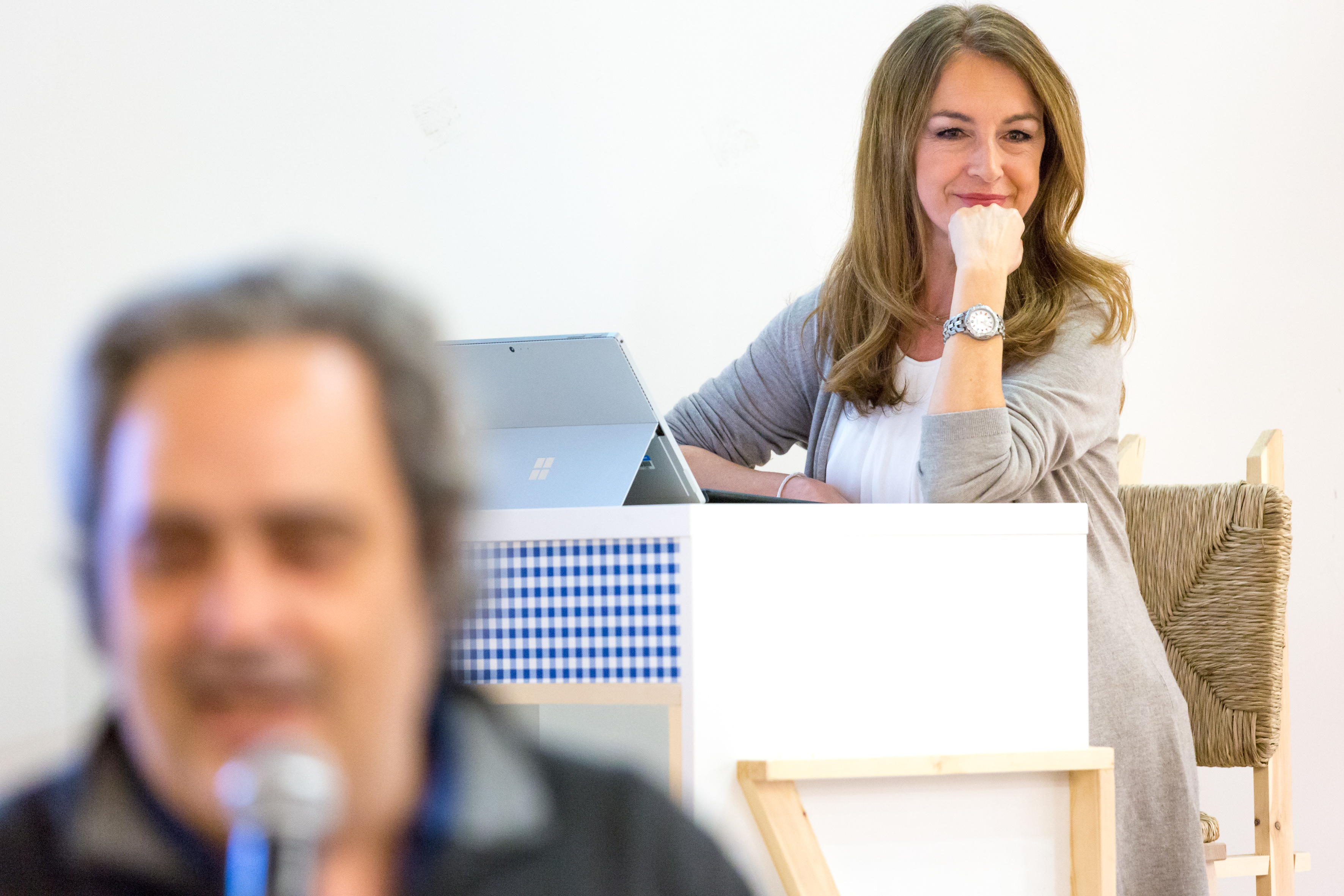 Escritura del cuento colaborativo de Microsoft en Office Jam