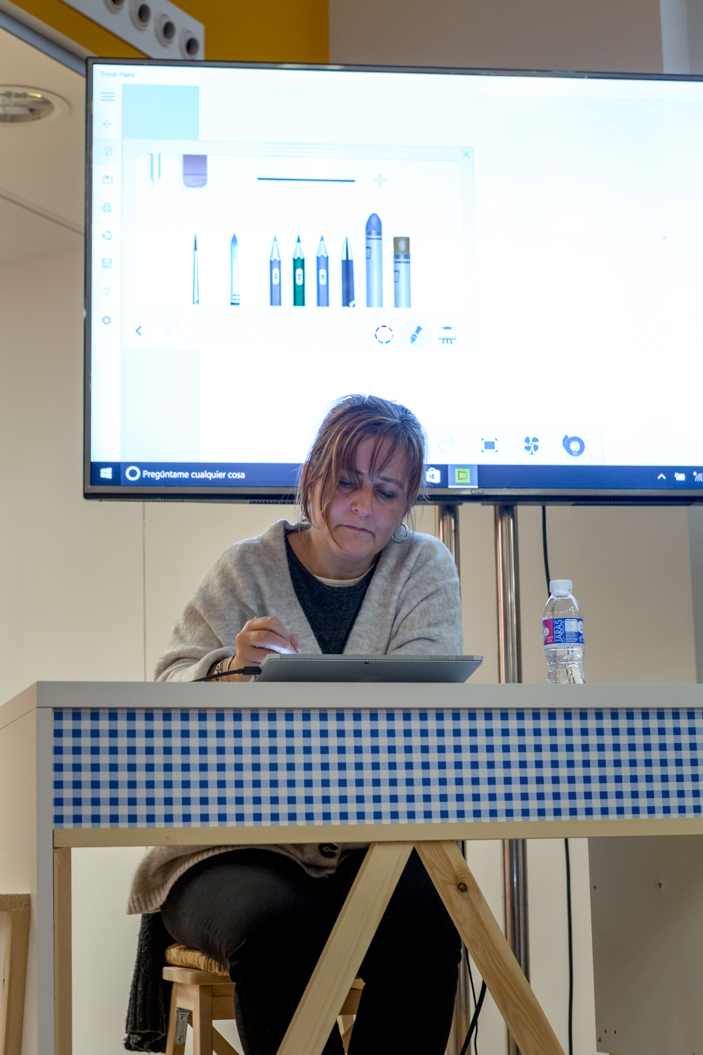 Escritura del cuento colaborativo de Microsoft en Office Jam