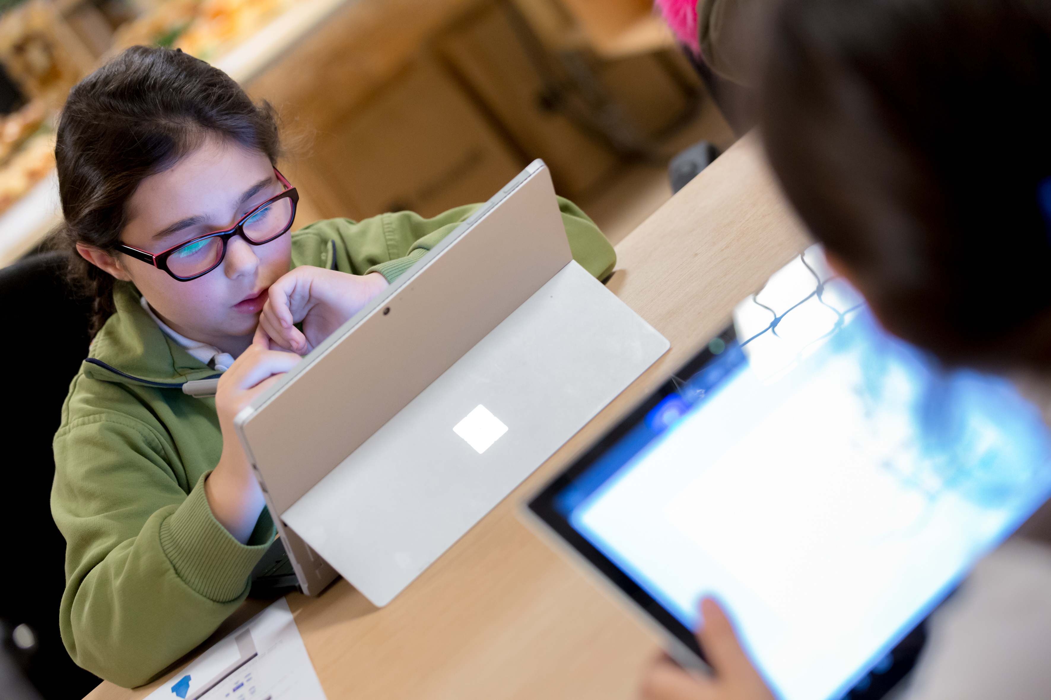 Escritura del cuento colaborativo de Microsoft en Office Jam